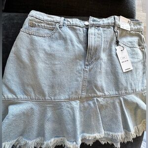 NWT Express Slim A-Line High Rise light denim mini skirt with a fringe edge. 12